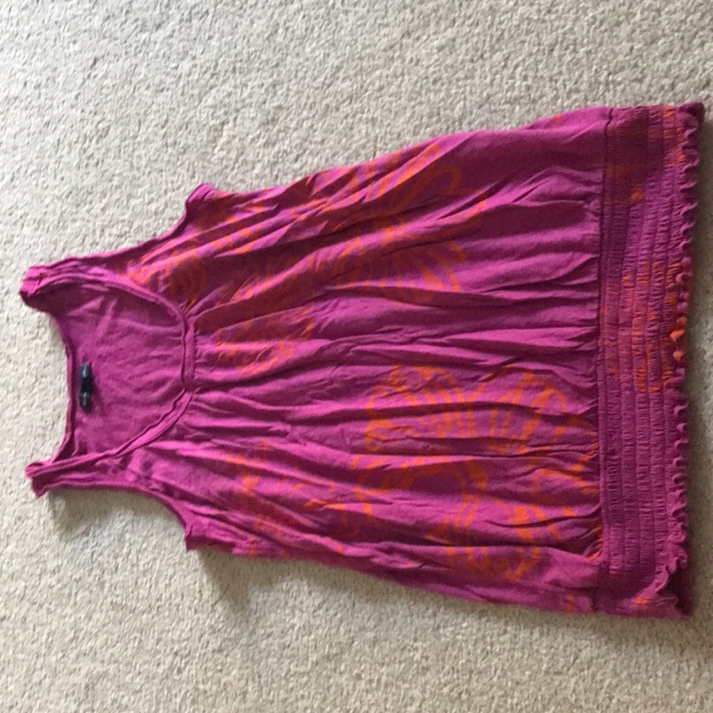 Lightweight stretchy bottom tank